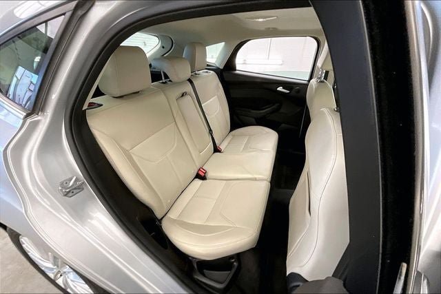 Used 2018 Ford Focus Titanium FWD image 19