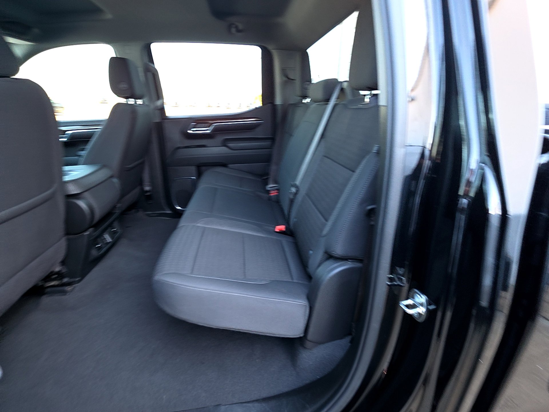 Used 2024 GMC Sierra 1500 SLE image 17