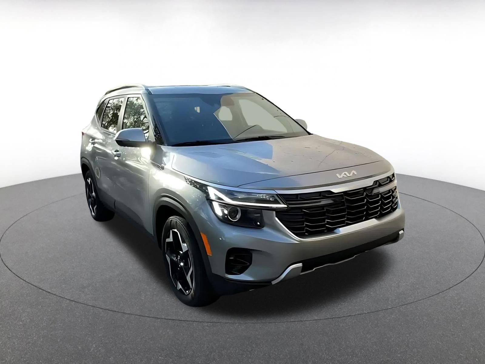 Used 2025 Kia Seltos S FWD image 3