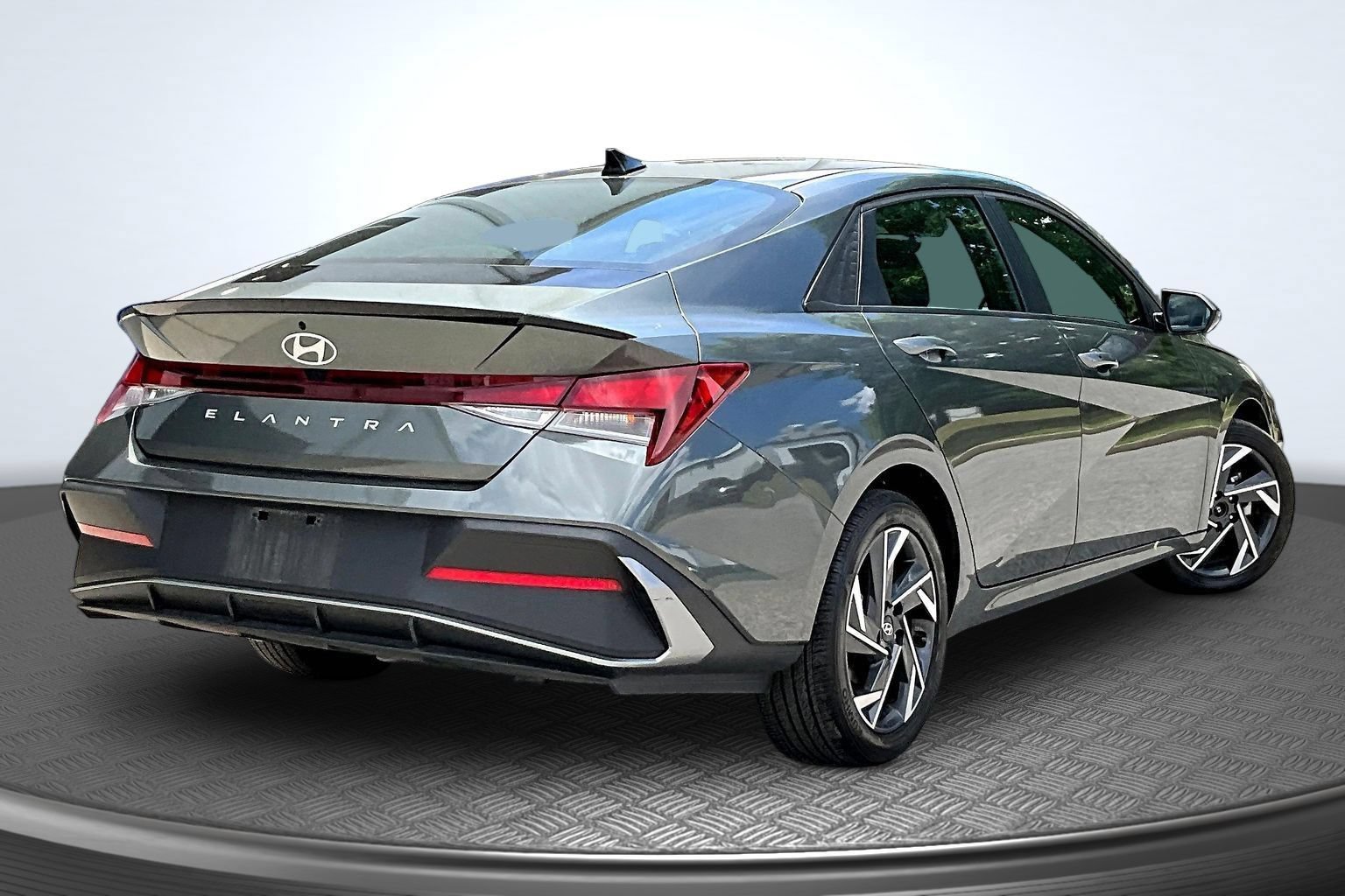 Used 2025 Hyundai Elantra Sport FWD image 7