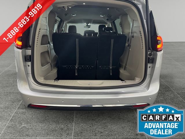 Used 2024 Chrysler Pacifica Touring-L FWD image 14