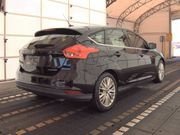 Used 2018 Ford Focus Titanium w/ Titanium Technology Package image 3