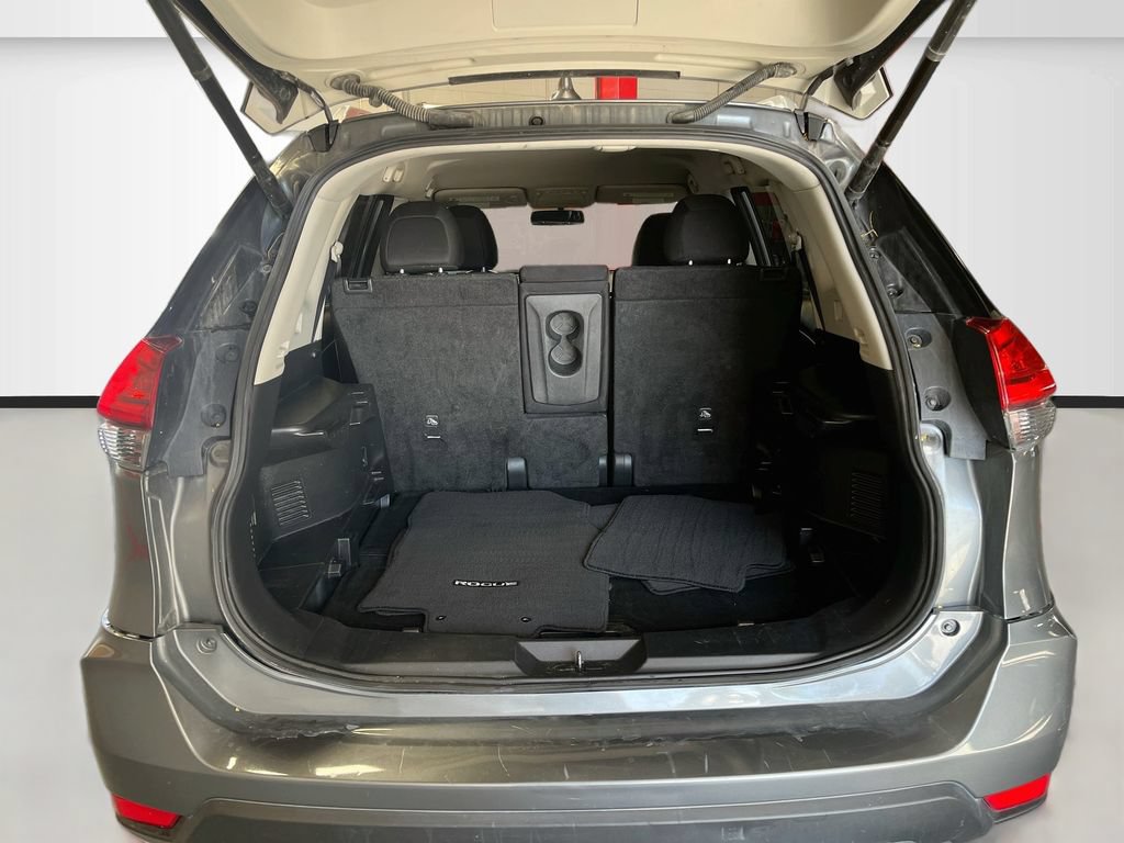Used 2017 Nissan Rogue SV w/ SV Premium Package FWD image 27