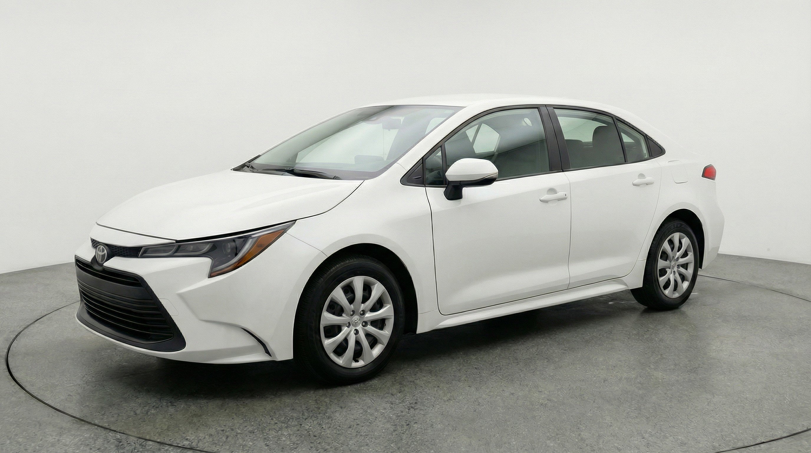 Used 2025 Toyota Corolla LE FWD image 3