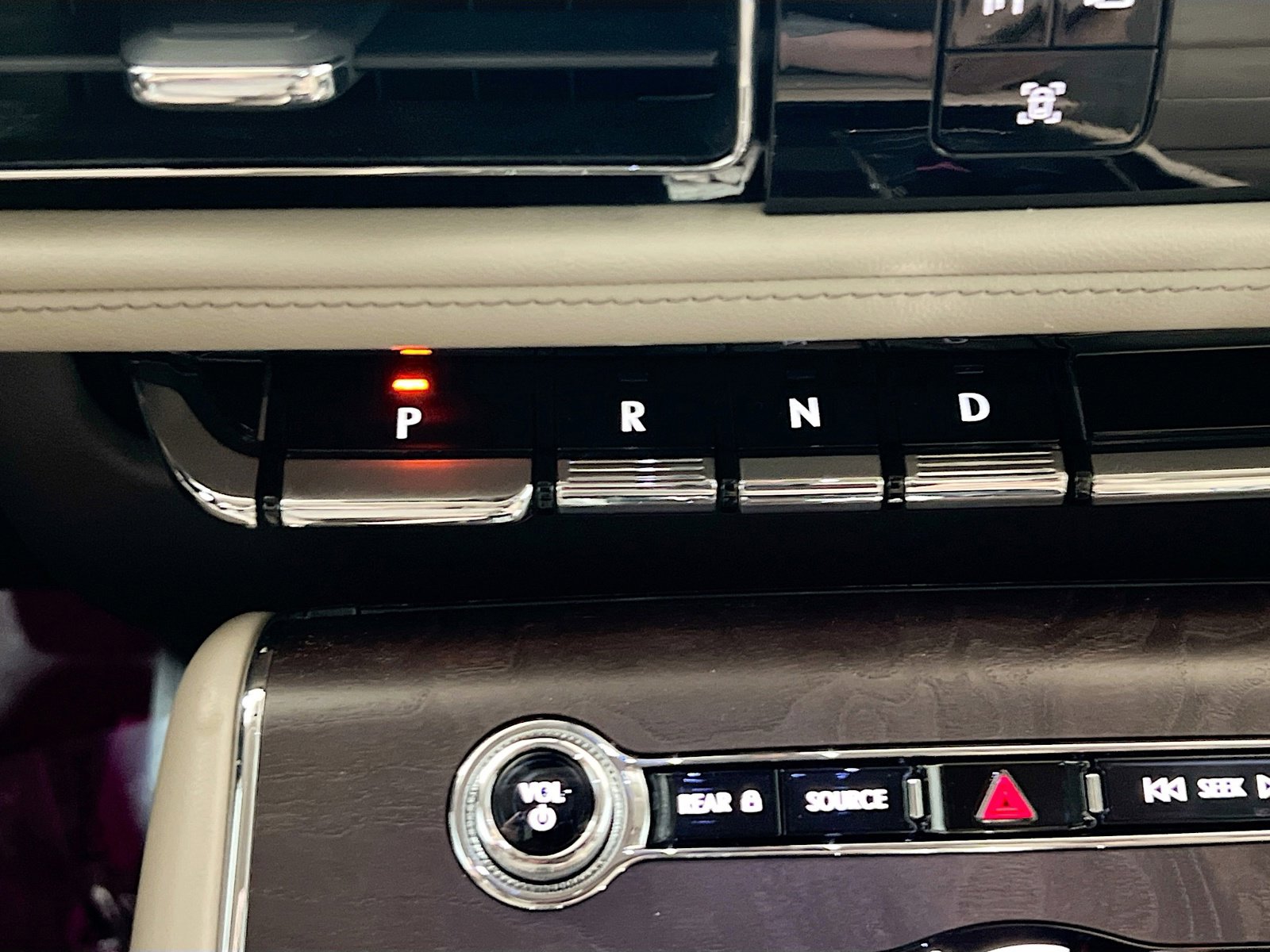 Used 2023 Lincoln Aviator Reserve w/ Equipment Group 201A image 13