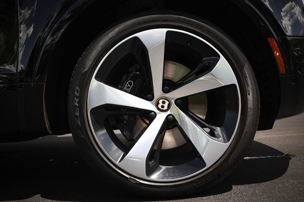 Used 2019 Bentley Bentayga image 13