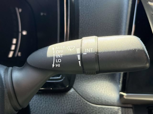Used 2025 Toyota Camry SE FWD image 23