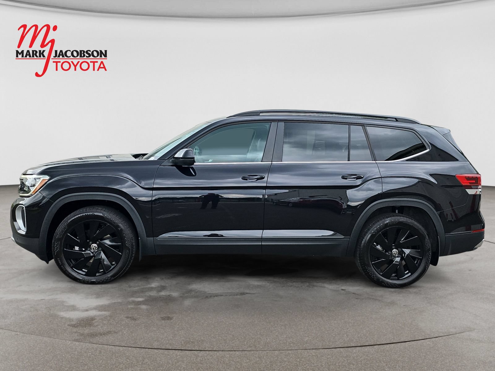 Used 2024 Volkswagen Atlas SE AWD/4WD image 13