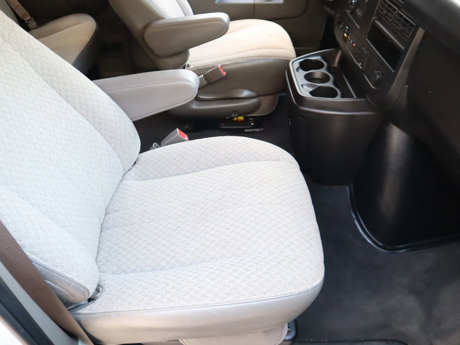 Used 2023 Chevrolet Express 3500 LT w/ LT Preferred Equipment Group image 44