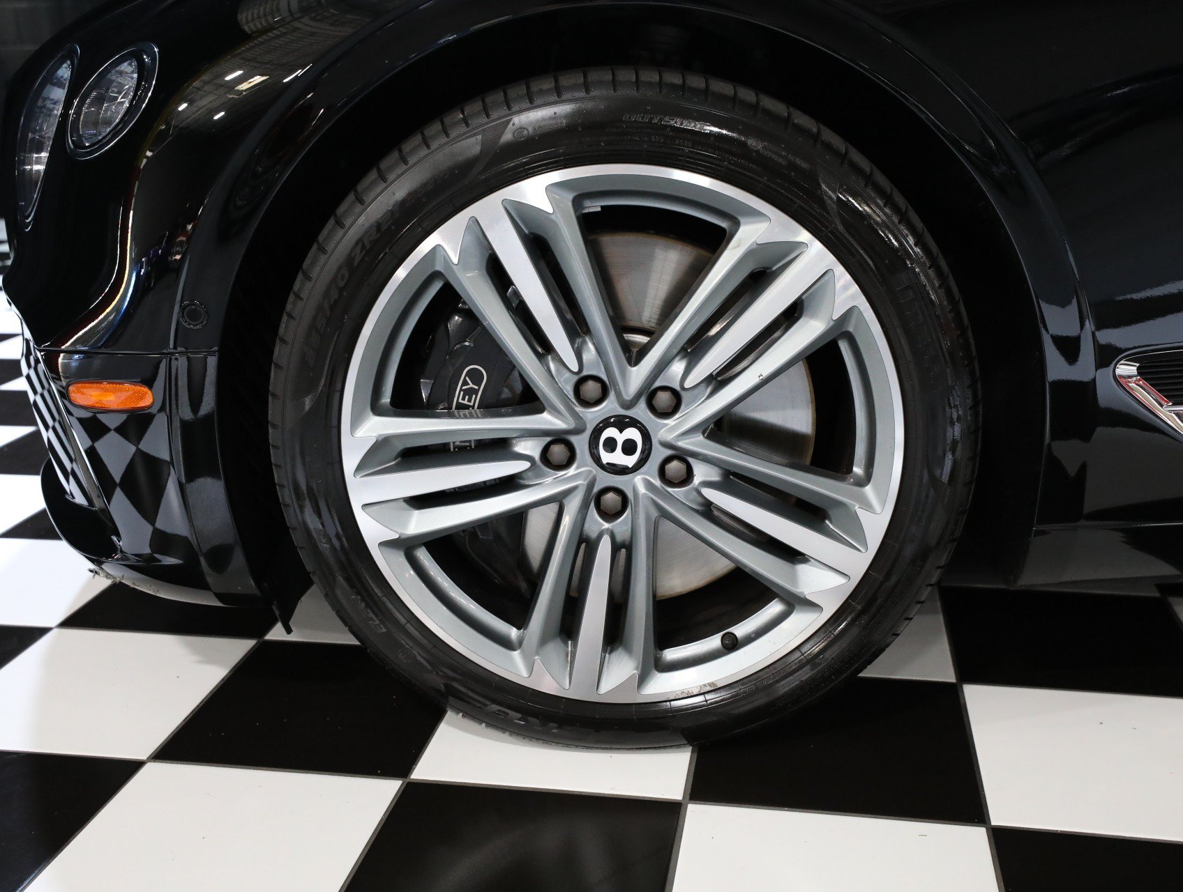 Used 2024 Bentley Continental GT Mulliner AWD/4WD image 32