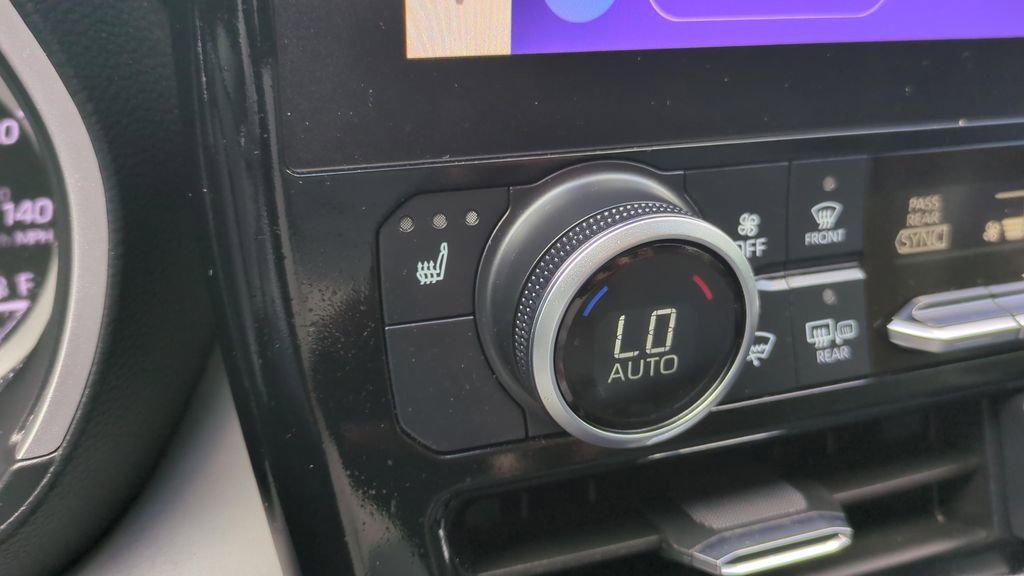 Used 2023 Toyota Highlander XLE image 22