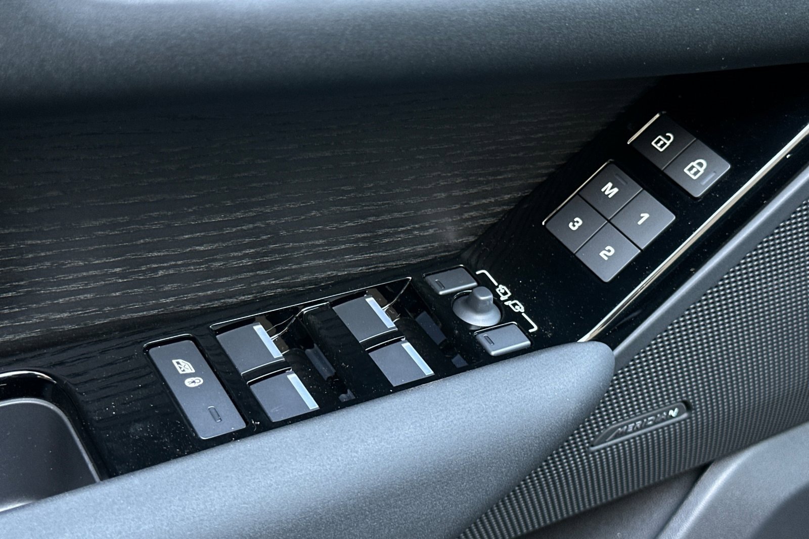 New 2026 Land Rover Range Rover Velar Dynamic SE image 11