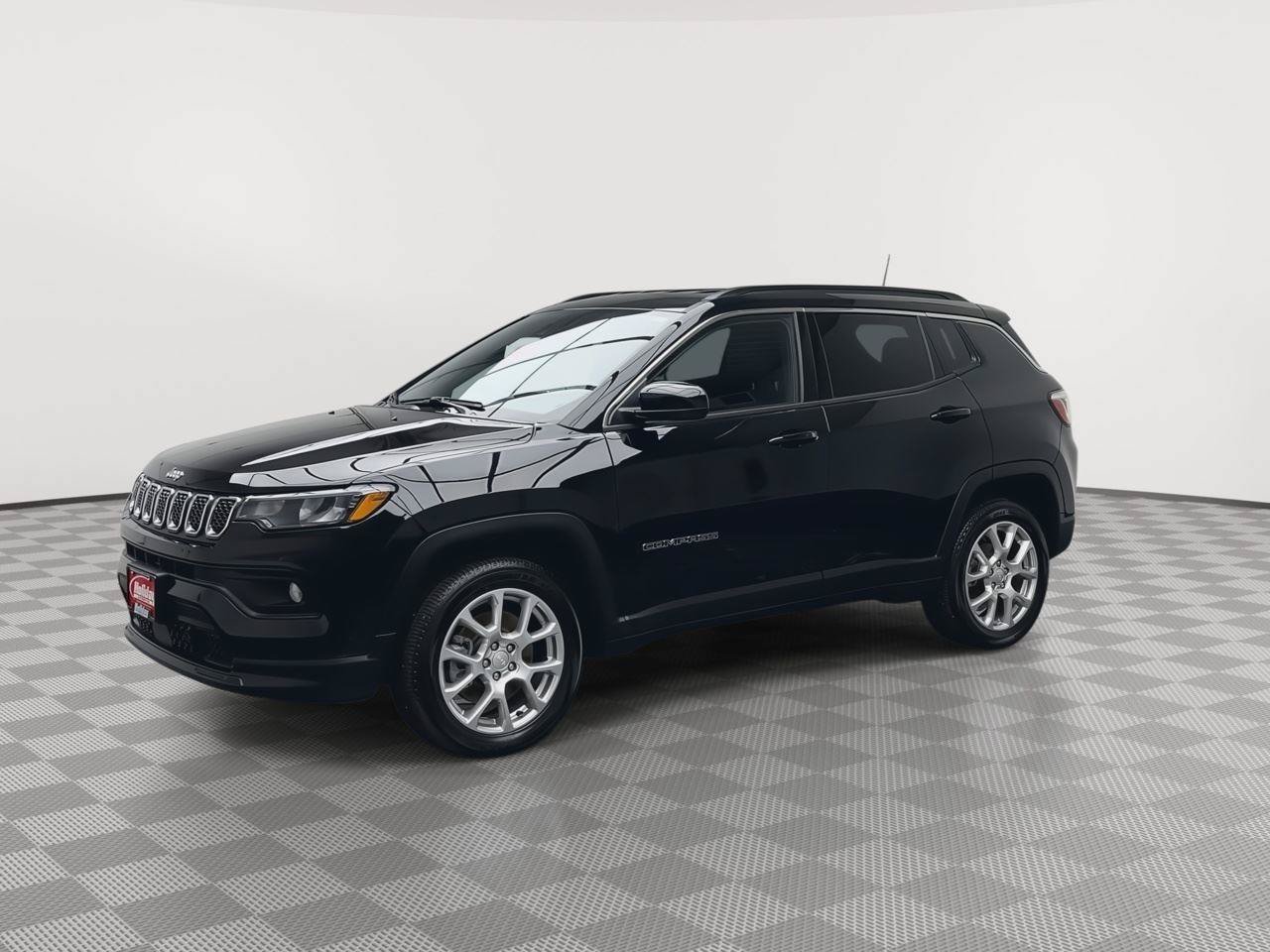 Used 2023 Jeep Compass Latitude AWD/4WD image 33