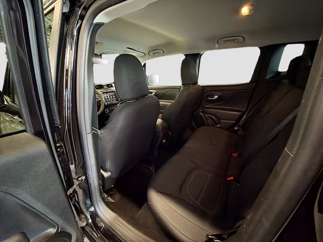 Used 2022 Jeep Renegade Latitude image 19