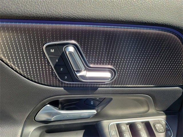 Used 2023 Mercedes-Benz GLA 250 4MATIC image 13