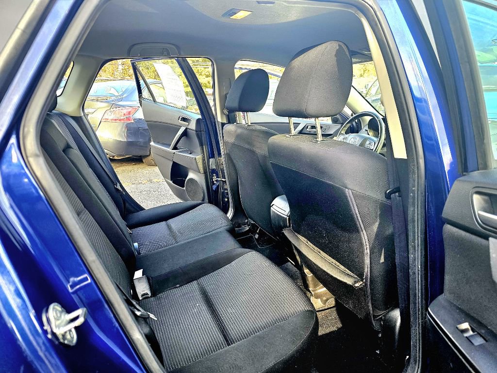 Used 2013 MAZDA MAZDA3 i Touring image 9