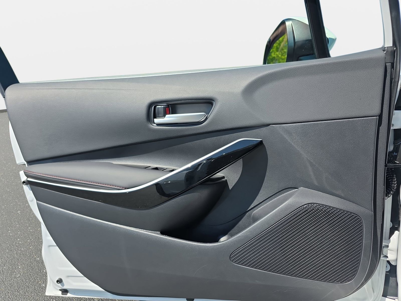 Used 2025 Toyota Corolla XSE FWD image 26