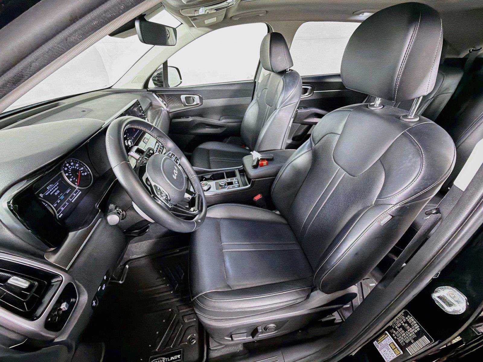 Used 2023 Kia Sorento EX w/ Panoramic Sunroof Package AWD/4WD image 2