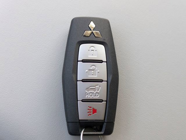 New 2026 Mitsubishi Outlander SE image 34