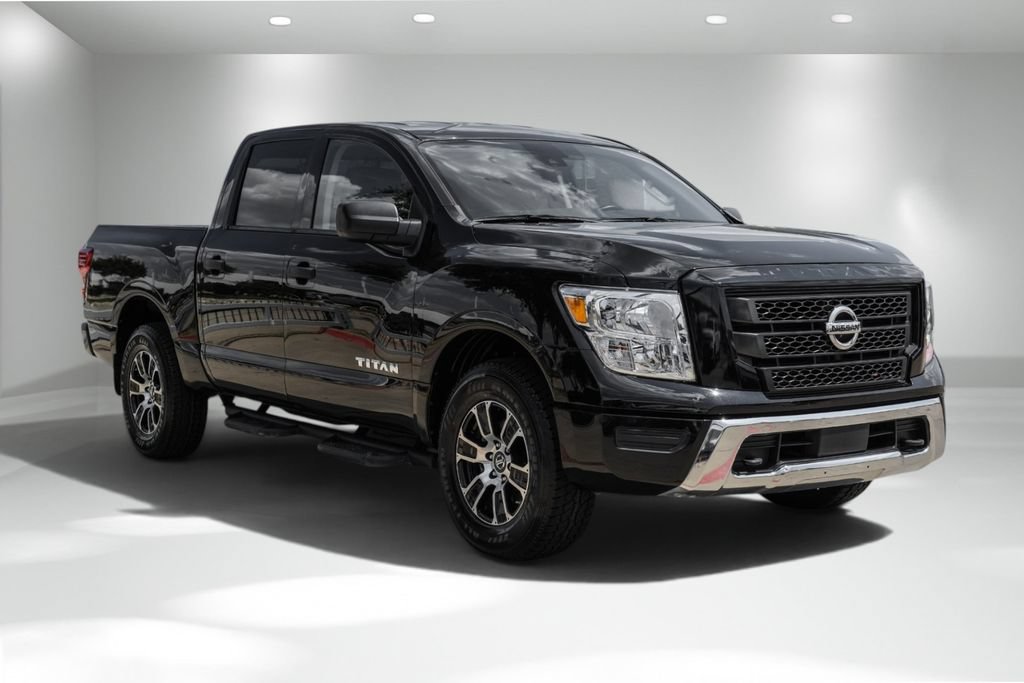 Used 2022 Nissan Titan SV w/ Accessory Utility Package AWD/4WD image 5