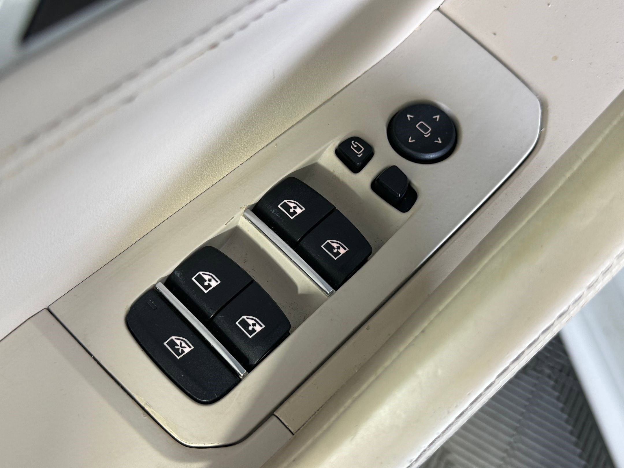 Used 2020 BMW X6 sDrive40i w/ Executive Package image 21