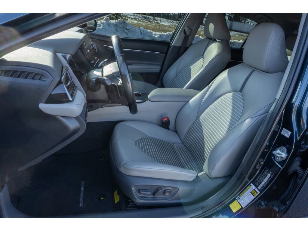 Used 2021 Toyota Camry SE image 11