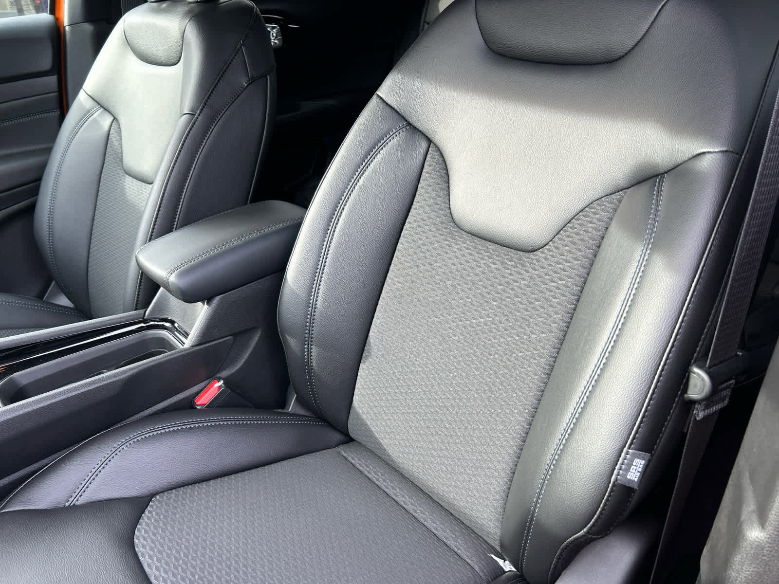 New 2026 Jeep Compass Latitude image 25