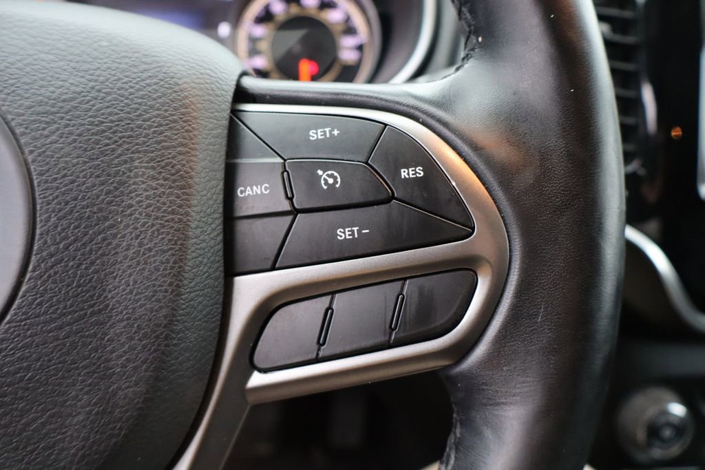 Used 2020 Jeep Cherokee Limited image 16