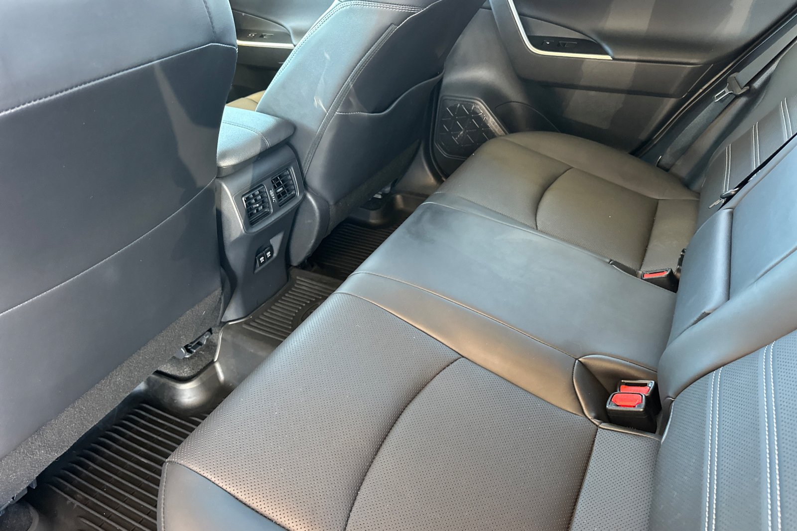 Certified 2019 Toyota RAV4 Limited AWD/4WD image 12