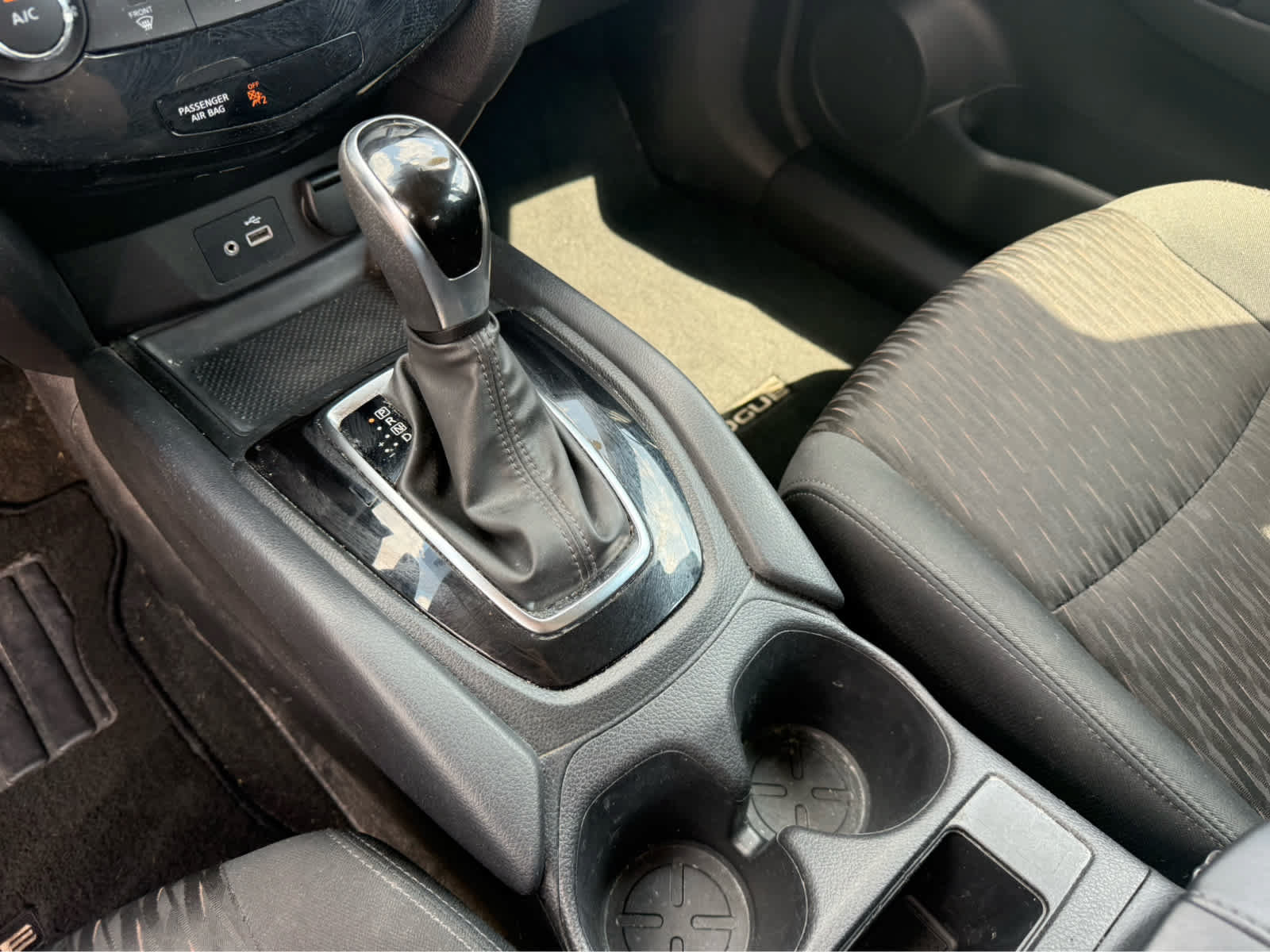 Used 2020 Nissan Rogue S AWD/4WD image 12
