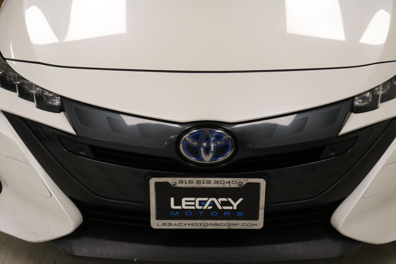 Used 2017 Toyota Prius Prime Advanced image 94