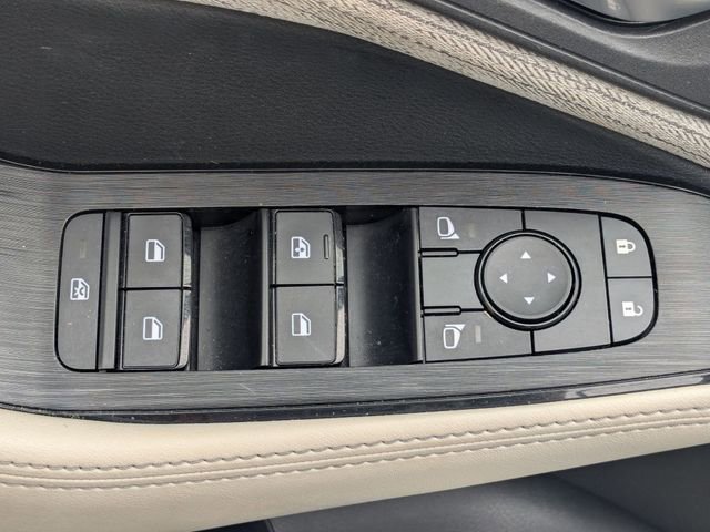 Used 2023 Nissan Rogue SV FWD image 12
