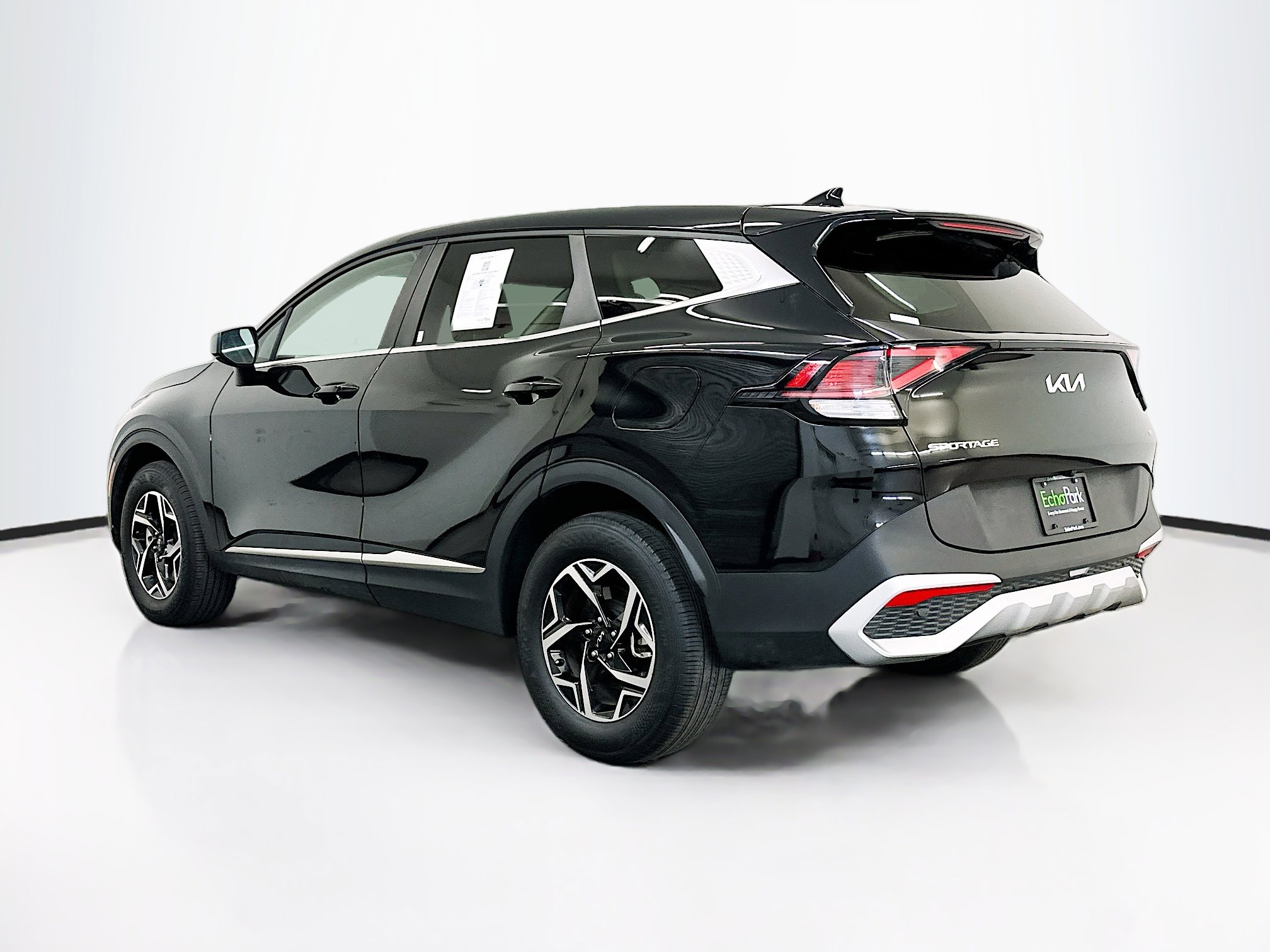 Used 2025 Kia Sportage LX image 5