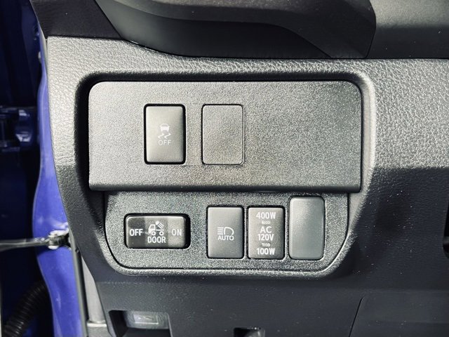 Used 2023 Toyota Tacoma TRD Sport w/ Technology Package image 18