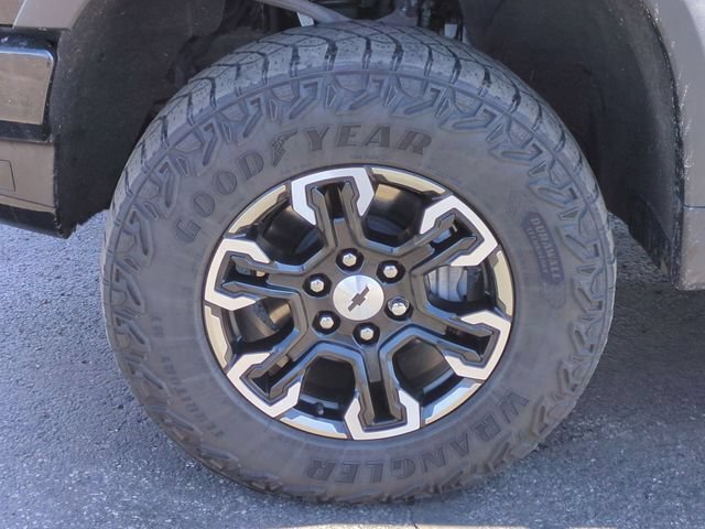 Certified 2023 Chevrolet Silverado 1500 ZR2 w/ Technology Package AWD/4WD image 40