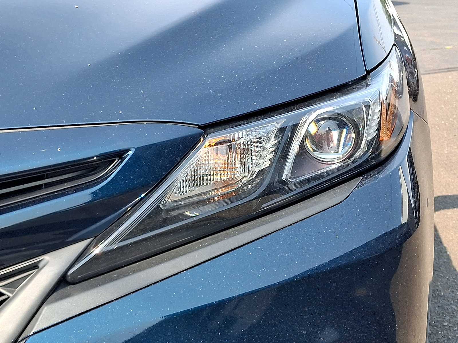 Used 2021 Toyota Camry SE FWD image 11