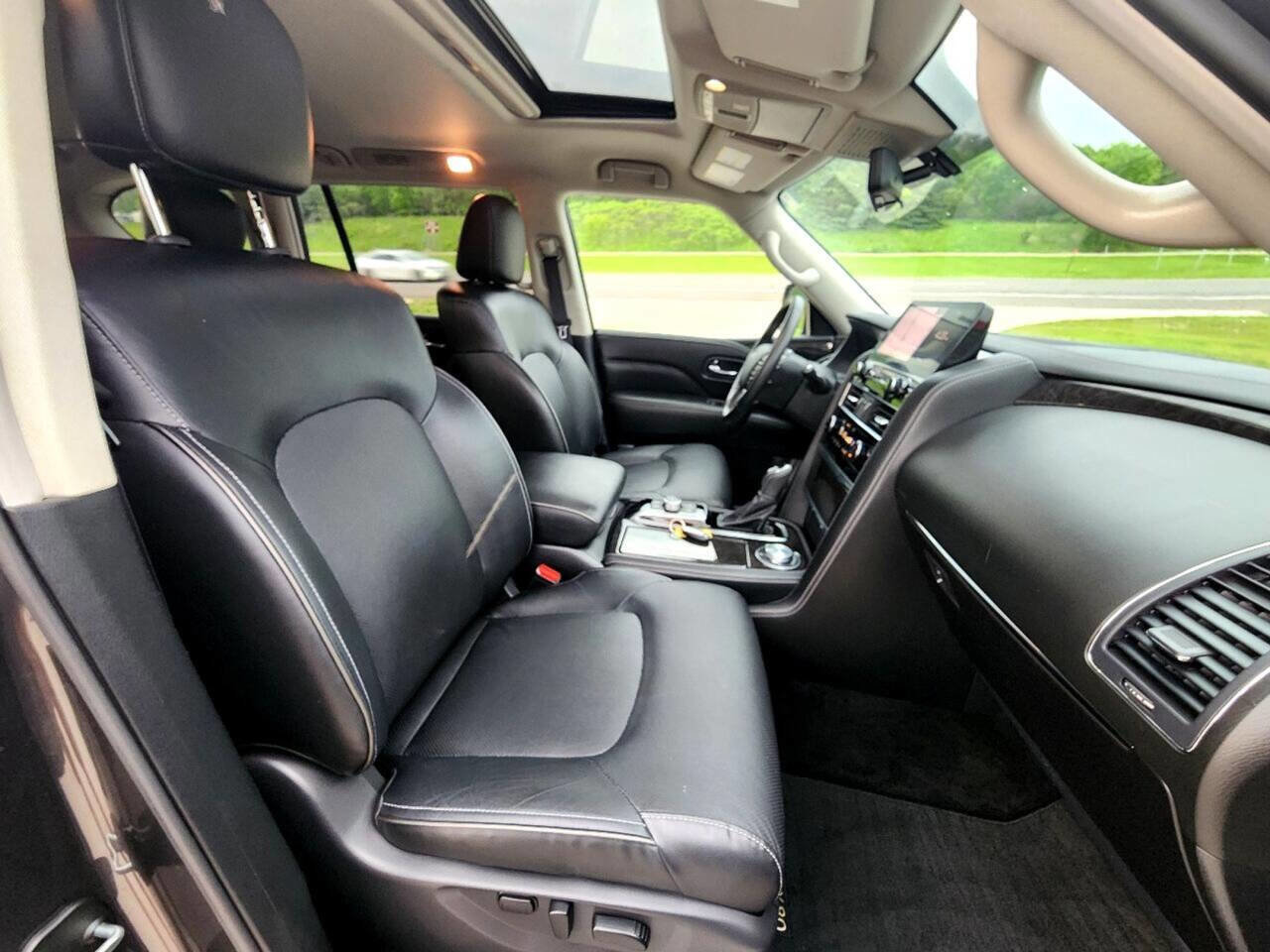 Used 2024 INFINITI QX80 Luxe image 32