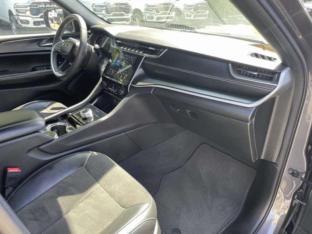 Certified 2023 Jeep Grand Cherokee L Laredo AWD/4WD image 13