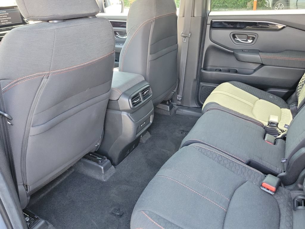 Used 2024 Honda Pilot Sport image 15