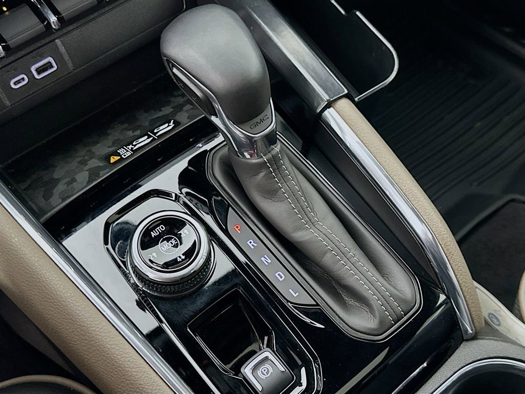 Used 2024 GMC Canyon Denali image 34