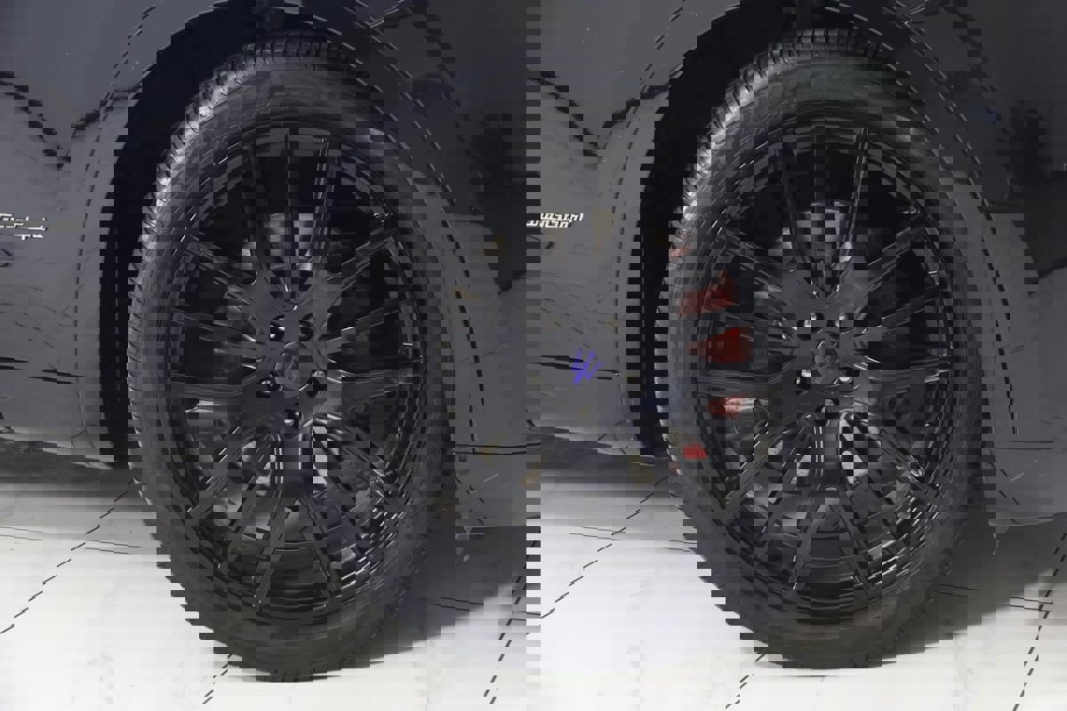 Used 2018 Maserati Levante GranSport image 16