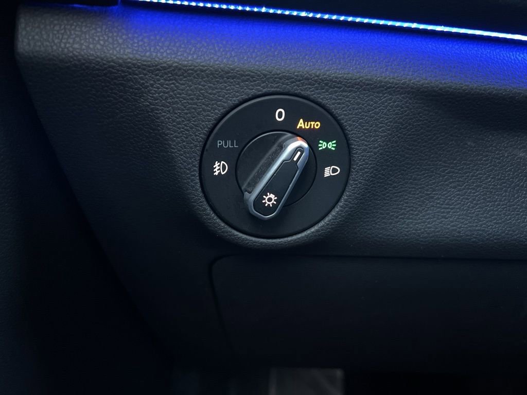 Used 2021 Volkswagen Jetta SEL Premium image 36