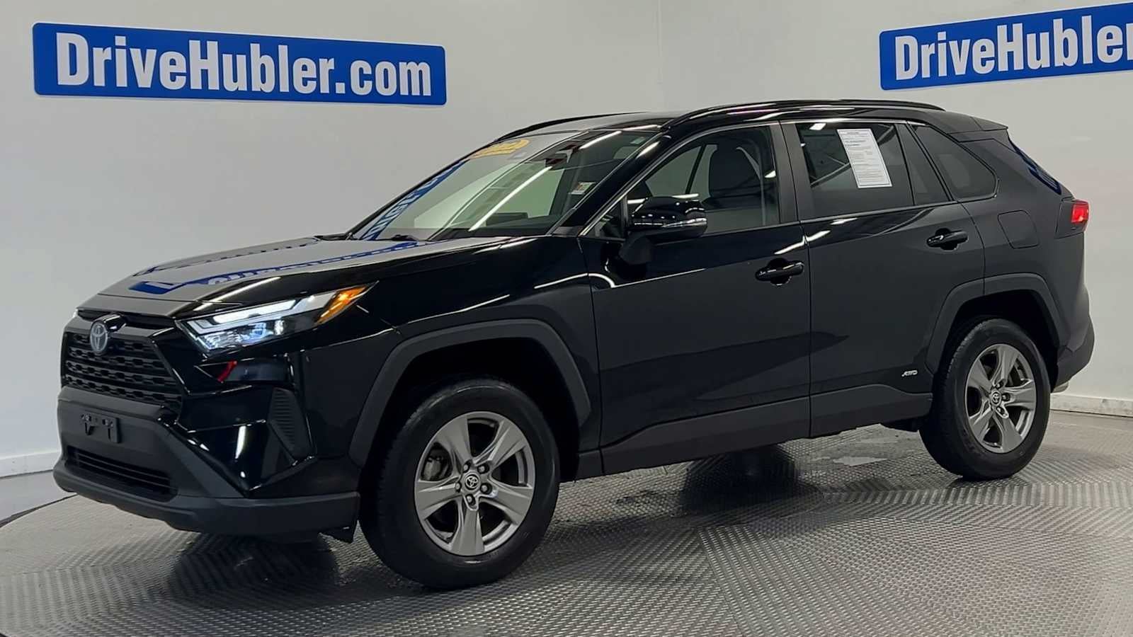 Used 2023 Toyota RAV4 XLE w/ Convenience Package AWD/4WD image 4
