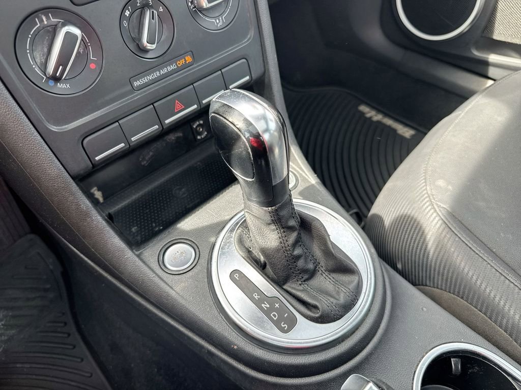 Used 2014 Volkswagen Beetle 2.5 image 16