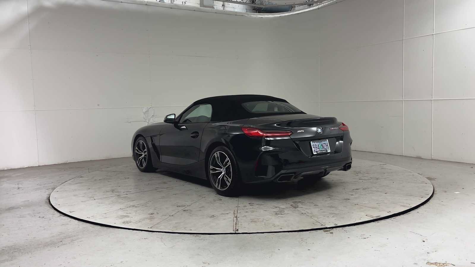 Used 2023 BMW Z4 M40i w/ Driving Assistance Package RWD image 2