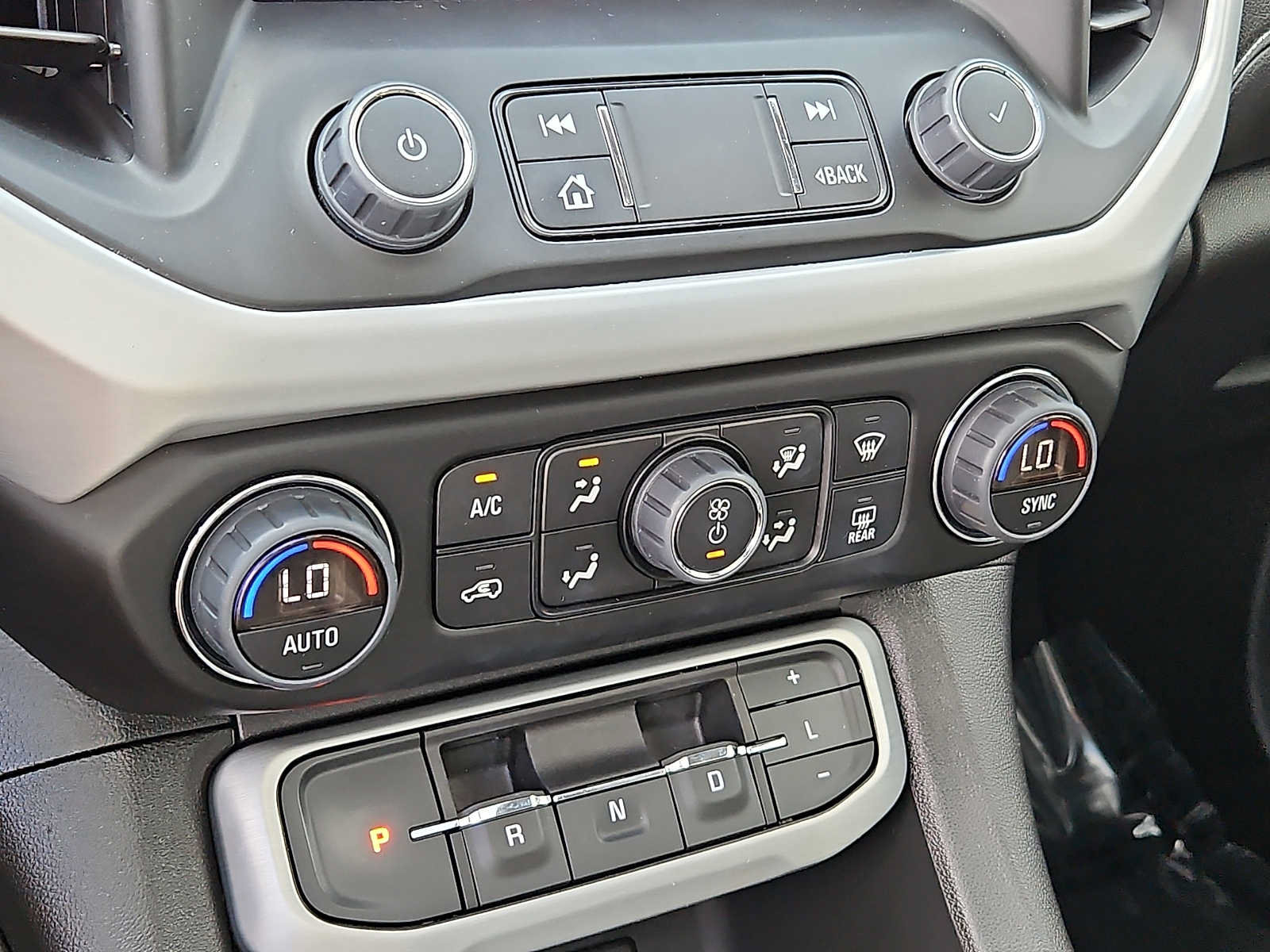 Used 2023 GMC Acadia SLT w/ Elevation Edition AWD/4WD image 17
