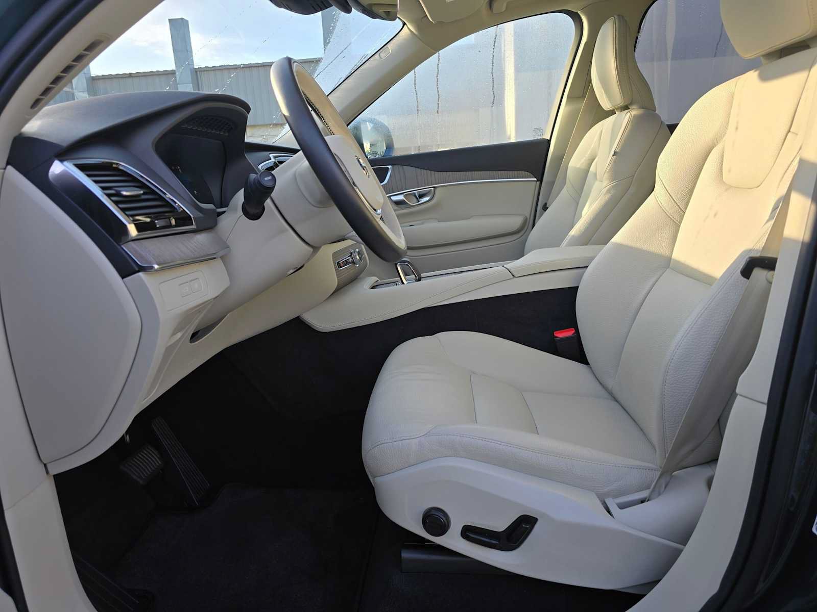 Certified 2024 Volvo XC90 T8 Plus w/ Protection Package Premier AWD/4WD image 21