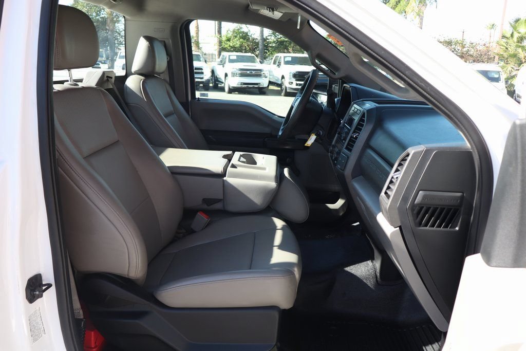 Used 2018 Ford F550 2WD Regular Cab Super Duty image 33