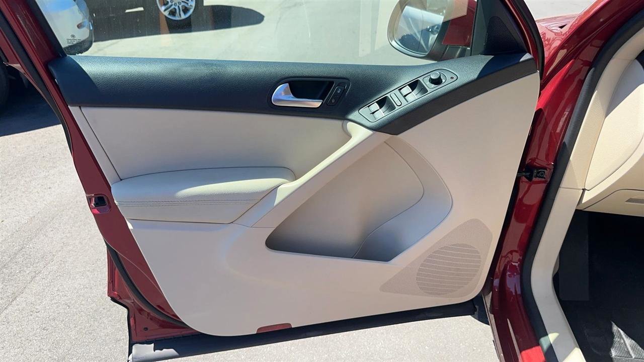 Used 2016 Volkswagen Tiguan S image 26