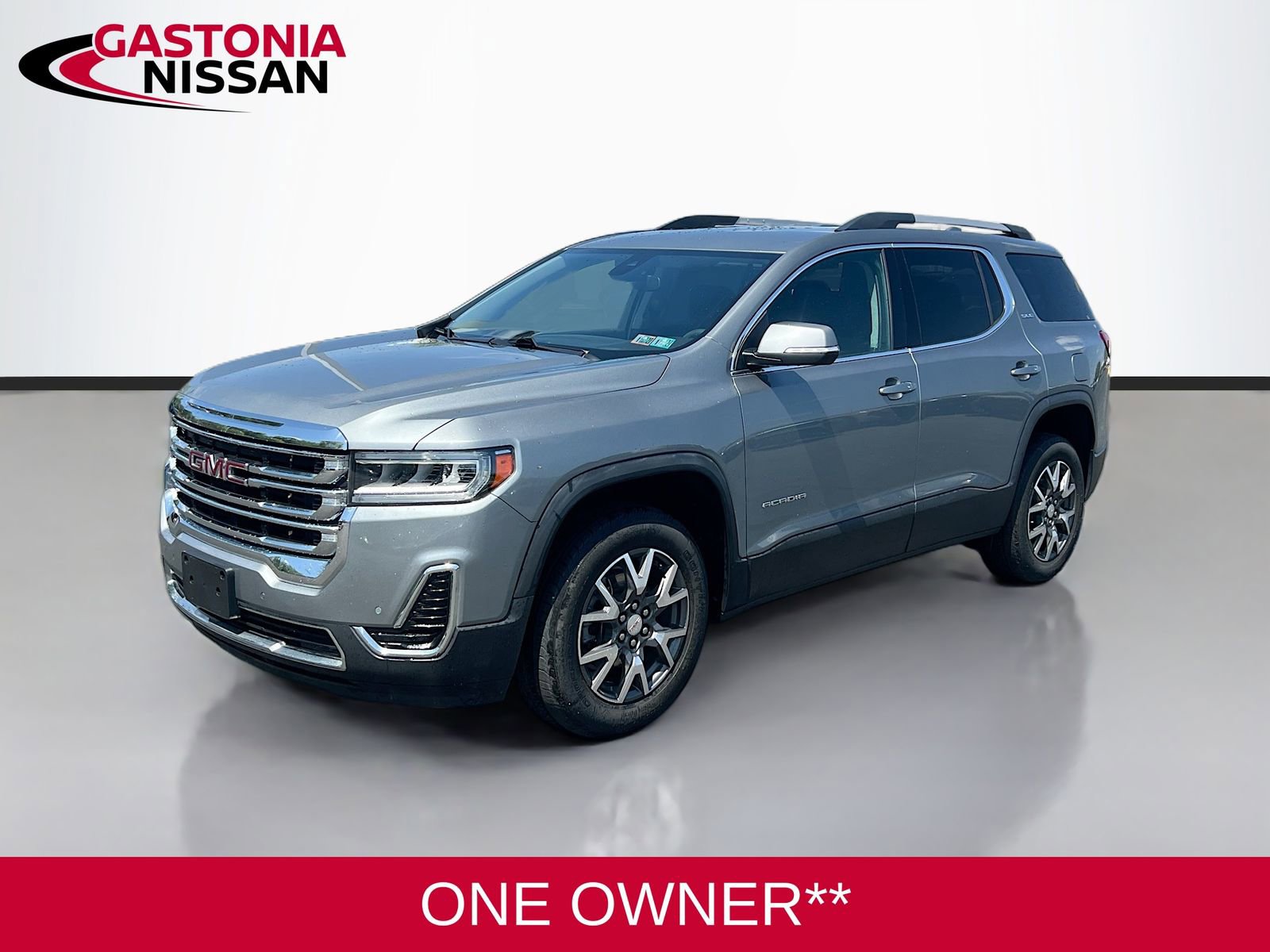 Used 2023 GMC Acadia SLE w/ Driver Convenience Package image 3